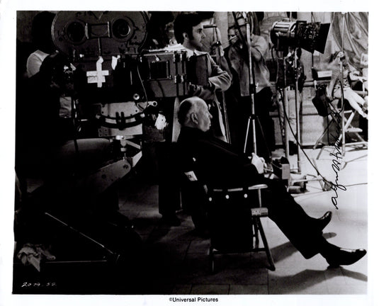 Autographed item – Alfred Hitchcock – Alfred Hitchcock signed photograph